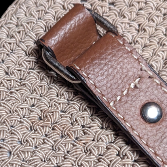 Woven Textured Tan & Brown Purse Handbag with Pockets - Picture 10 of 15